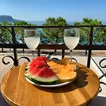 Bed & Breakfast Luxury Seafront 1932 Himarë
