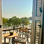Luxury Seafront 1932 4* Himarë