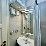 Luxury Seafront 1932 Bed & Breakfast Himarë