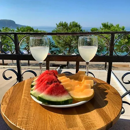 Oda ve Kahvaltı Luxury 1932 Himarë