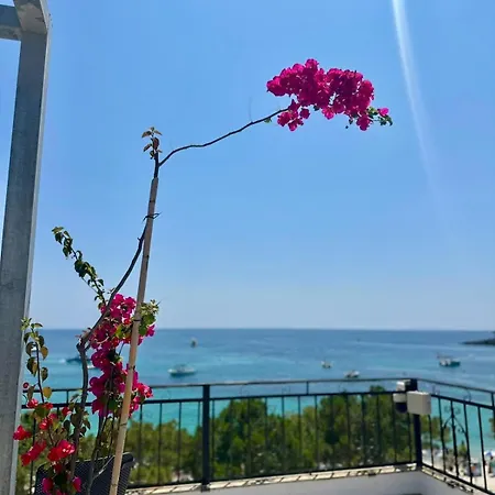 Guesthouse 1932 Bed & Breakfast Himarë