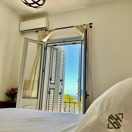 Luxury 1932 לינה וארוחת בוקר 4*