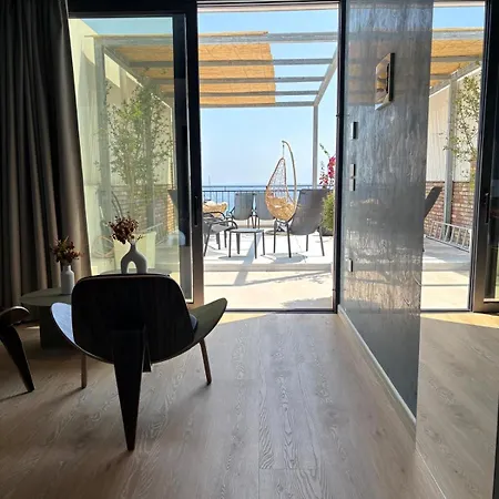 Luxury Seafront 1932 Himare 4*