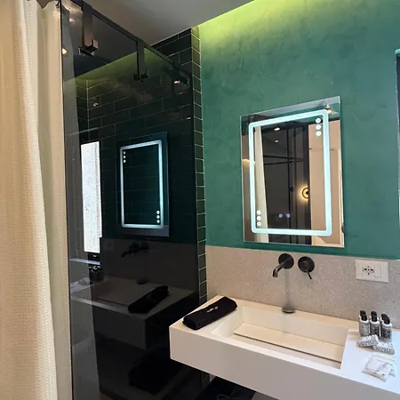 Luxury 1932 לינה וארוחת בוקר 4*