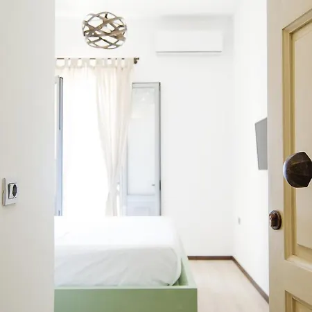 Luxury Seafront 1932 Himare Bed & Breakfast 4*