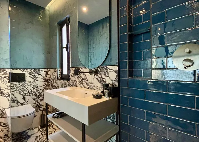 Luxury Seafront 1932 4*